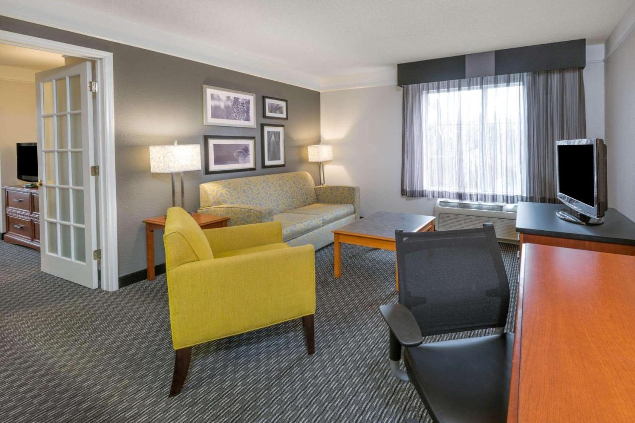 La Quinta Inn & Suites By Wyndham San Antonio Riverwalk Екстер'єр фото