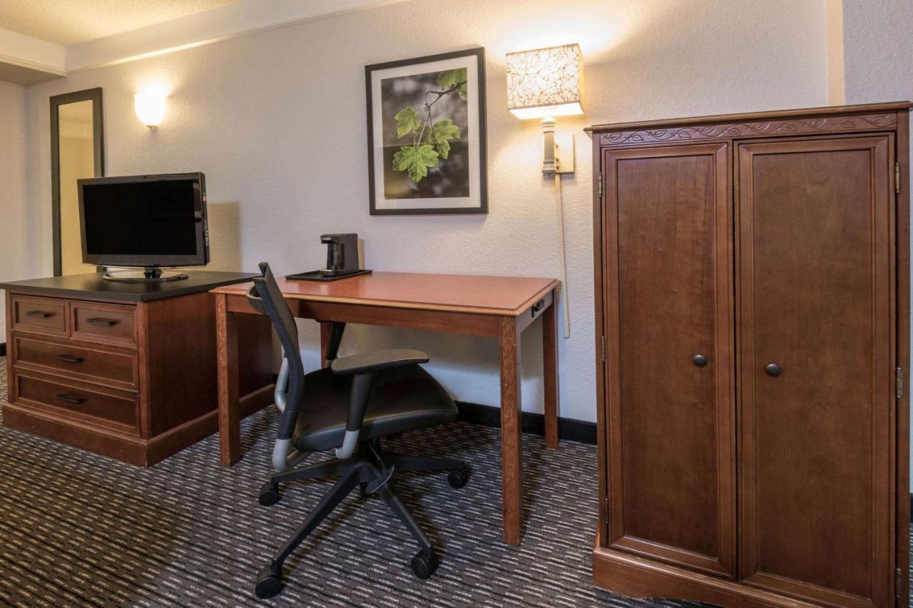 La Quinta Inn & Suites By Wyndham San Antonio Riverwalk Екстер'єр фото
