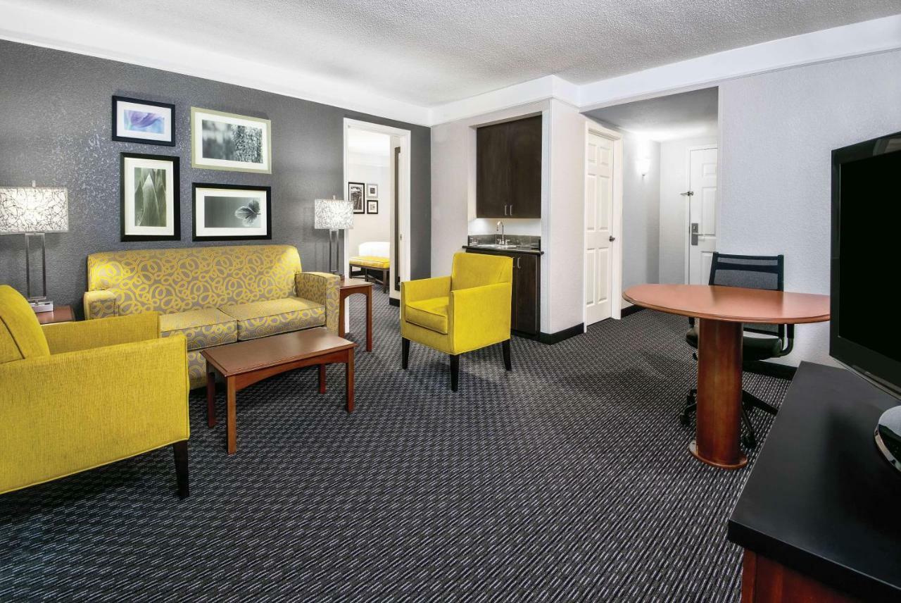 La Quinta Inn & Suites By Wyndham San Antonio Riverwalk Екстер'єр фото