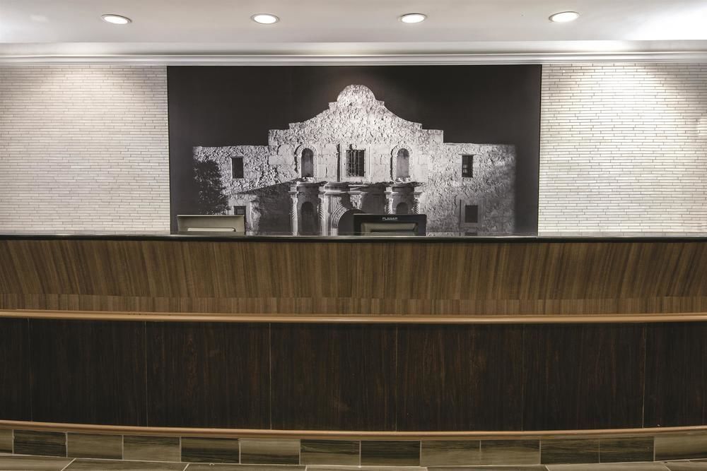 La Quinta Inn & Suites By Wyndham San Antonio Riverwalk Екстер'єр фото
