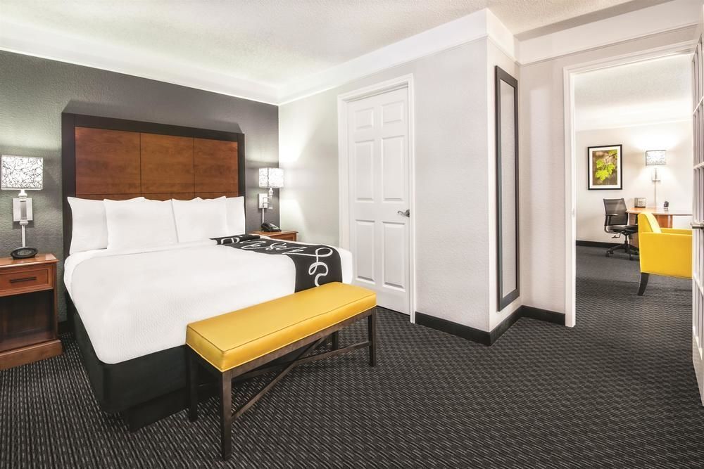 La Quinta Inn & Suites By Wyndham San Antonio Riverwalk Екстер'єр фото